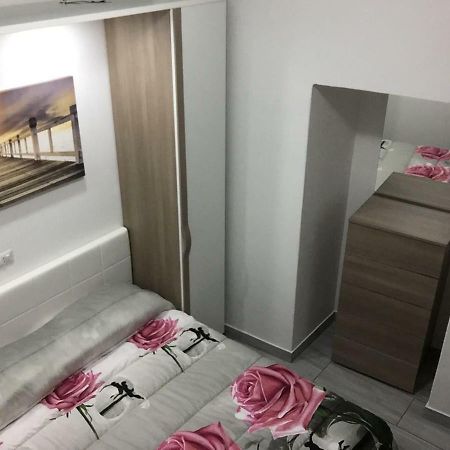 Alloggio Tulipano Apartment Acerra Exterior foto